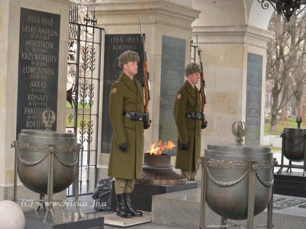 Poland in winters Tomb of the Unknown Soldier Warsaw @lemonicks.com
