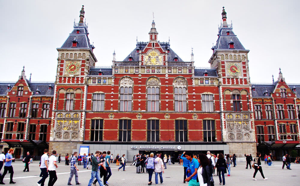 amsterdam central station.1 1 - Ideal Short Stay in Amsterdam
