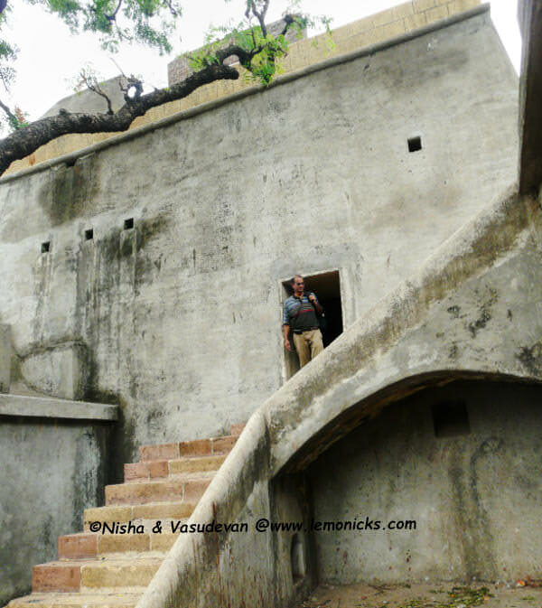 Steps going up from the courtyard in Sewri fort.
