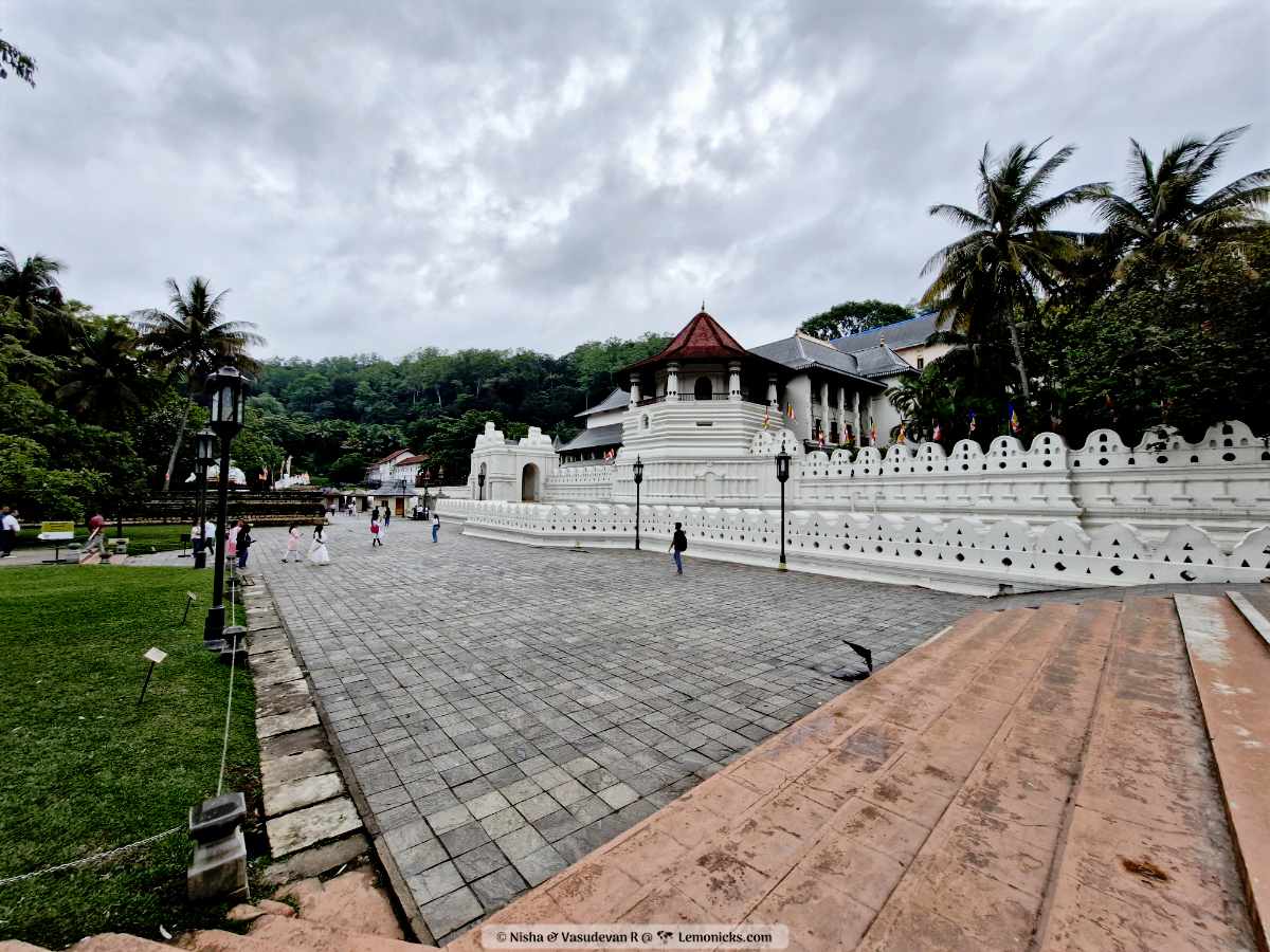 Dalada maligawa tooth relic temple, Kandy Sri Lanka Buddhist Pilgrimage sites